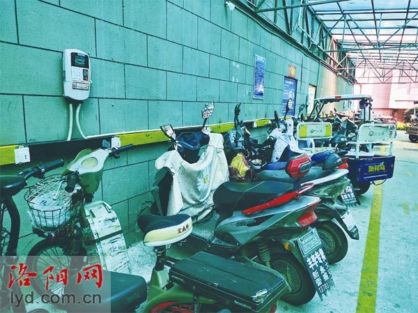 电动自行车需按规定充电 杜绝长时间充电