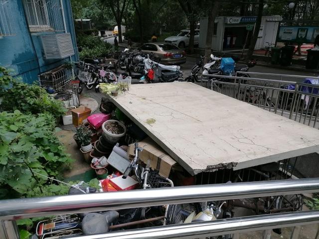 调查｜电动自行车禁止上楼新政8月1日施行，充电桩配套还得加把劲儿