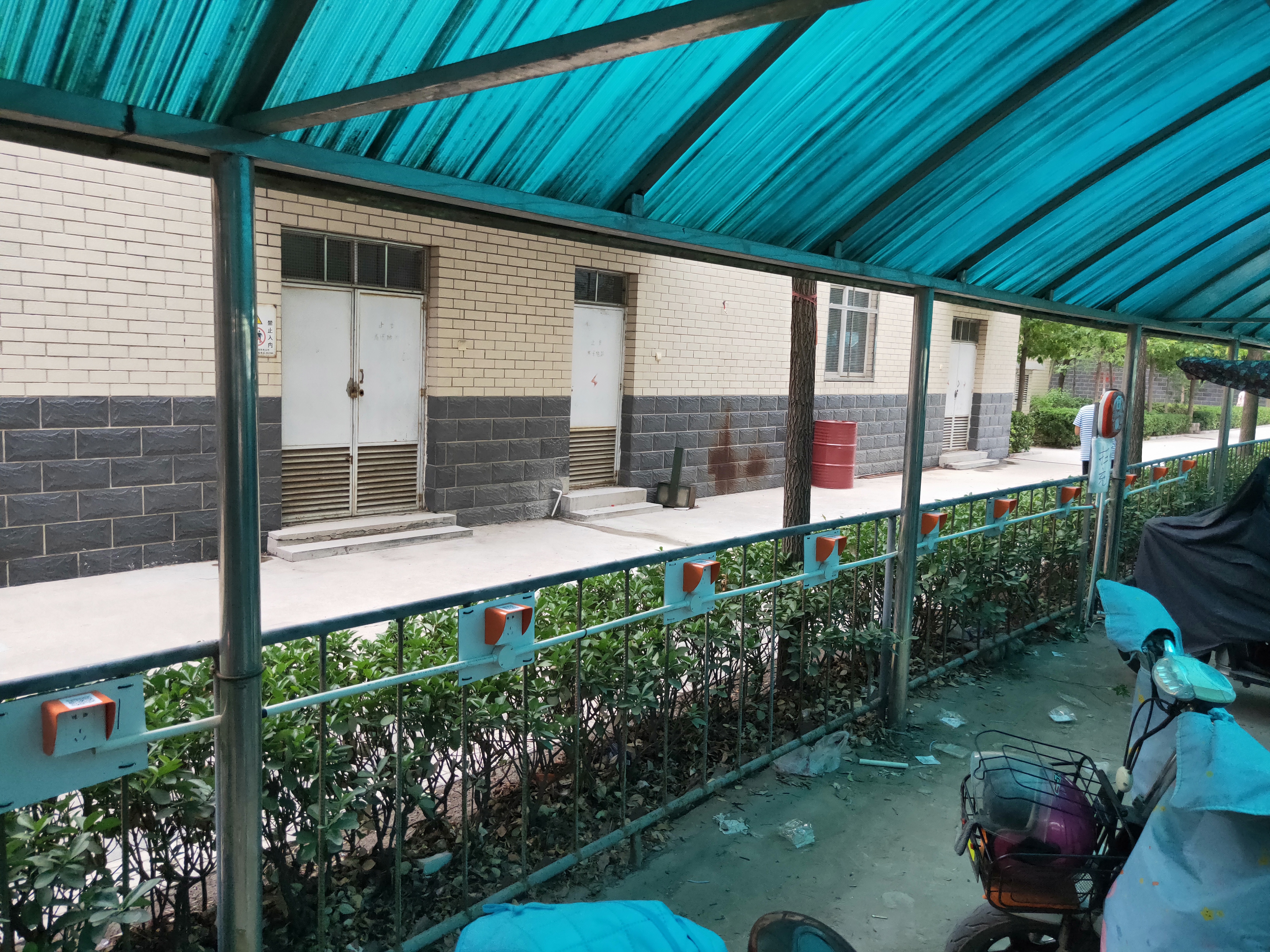 叮叮电动车充电桩雨棚效果图