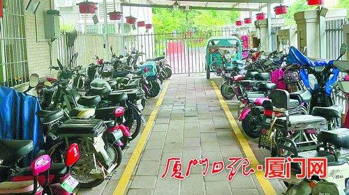 厦门更多市民养成电动自行车规范充电习惯