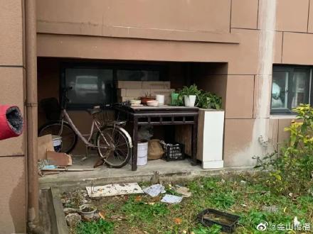 金山这个小区里 “飞线充电”隐患重重，看看他们是如何破解的
