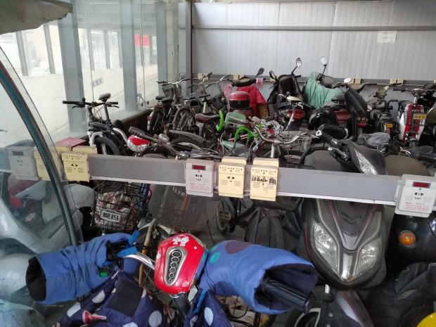 郑州林业厅家属院 叮叮充电桩安装案例图片 郑州林业厅家属院 叮叮充电桩安装案例图片