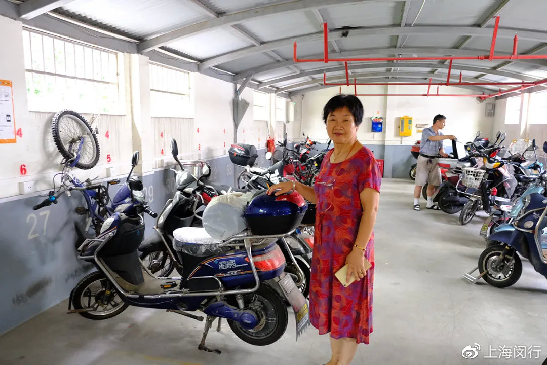 告别“蜘蛛网”，闵行小区新增百余个电瓶车充电桩 