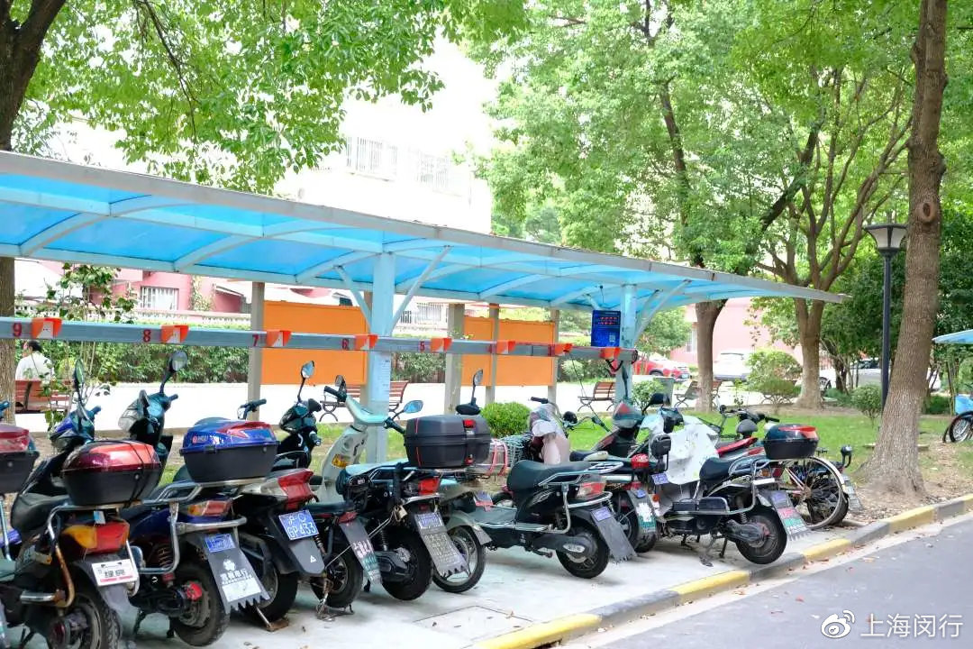 告别“蜘蛛网”，闵行小区新增百余个电瓶车充电桩 