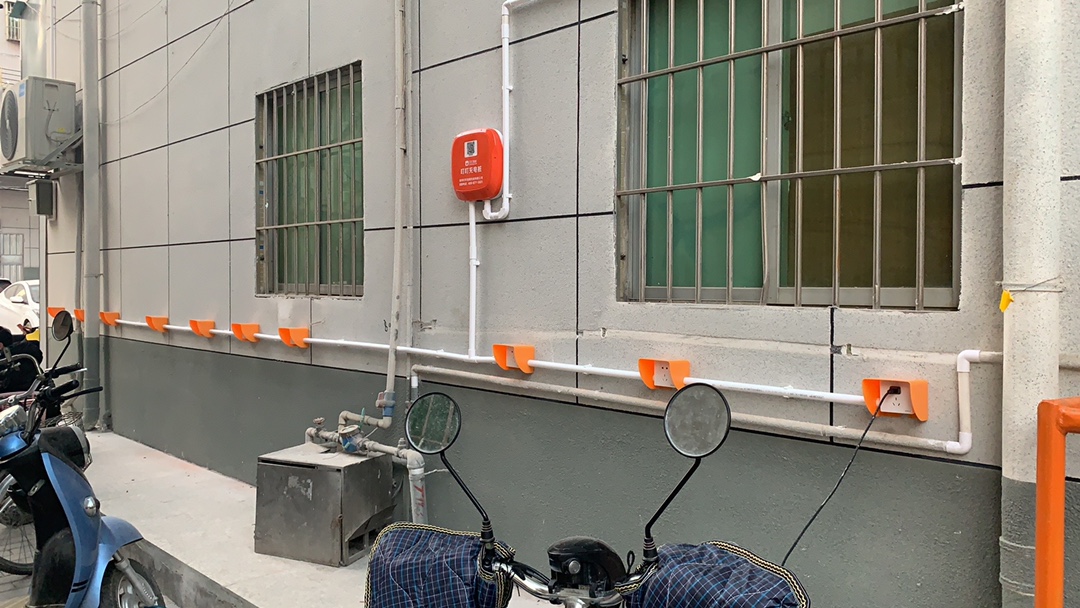 徐州整治居民小区飞线充电 电动车充电桩破解管理难题
