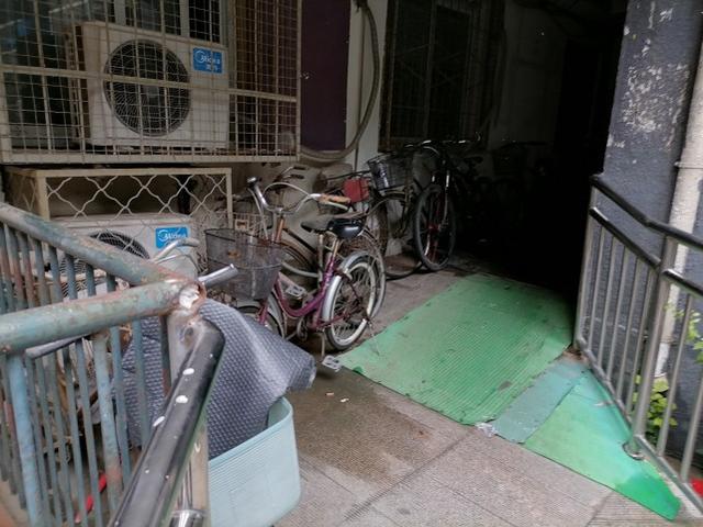 调查｜电动自行车禁止上楼新政8月1日施行，充电桩配套还得加把劲儿