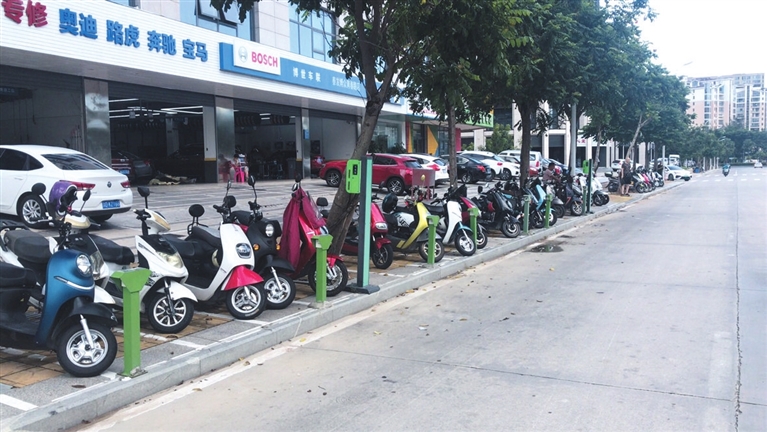 三亚增设三套设备 居民可放心充充充