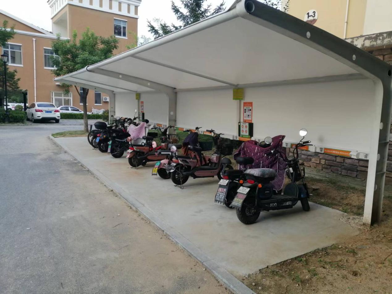 威海市温泉镇明珠小区增设充电桩——以点带面 示范引领